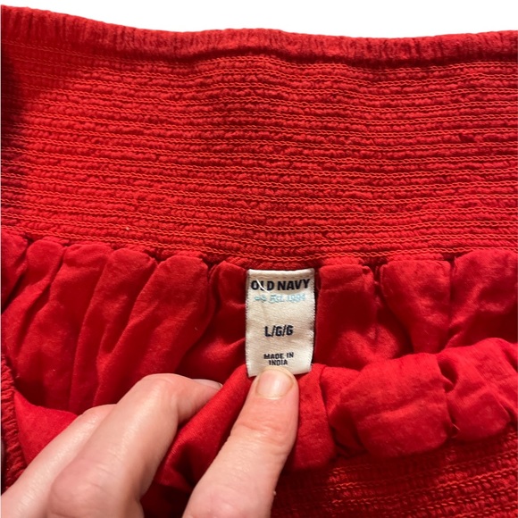✨ 3/$15 ✨ Old Navy Large Red Embroidered Skirt - Picture 2 of 6